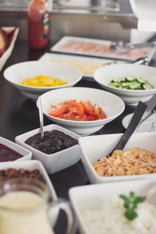 Apalenis Hotel Riga Ngoại thất bức ảnh