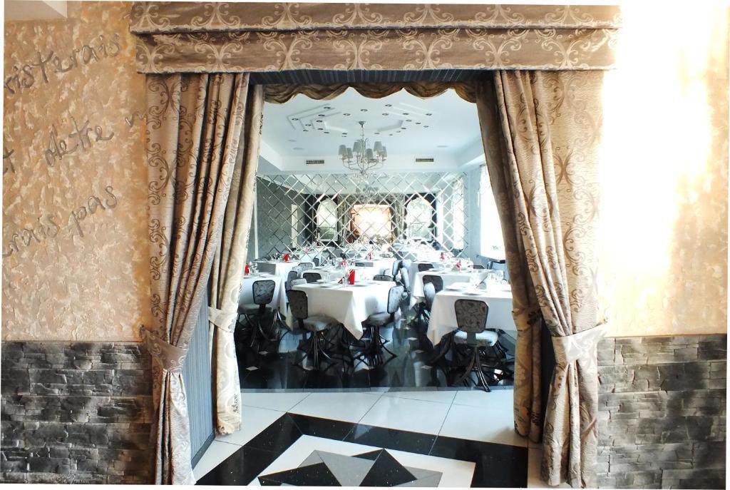 Apalenis Hotel Riga Ngoại thất bức ảnh